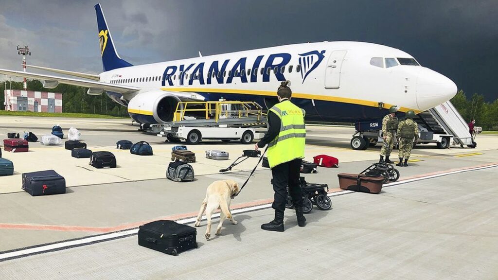 RYANAIR Airline