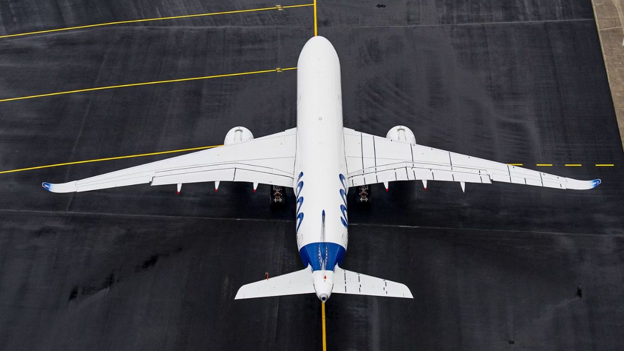 Airbus A350 Adaptive Wing Technology
