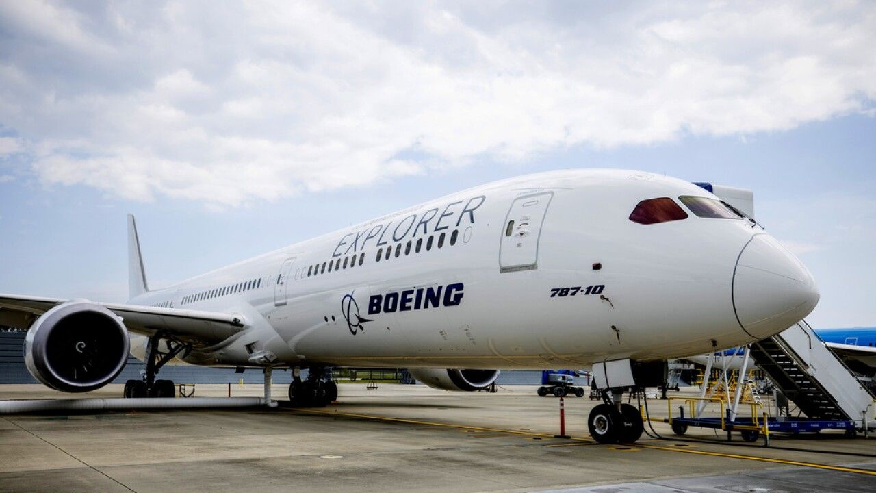 Boeing 787